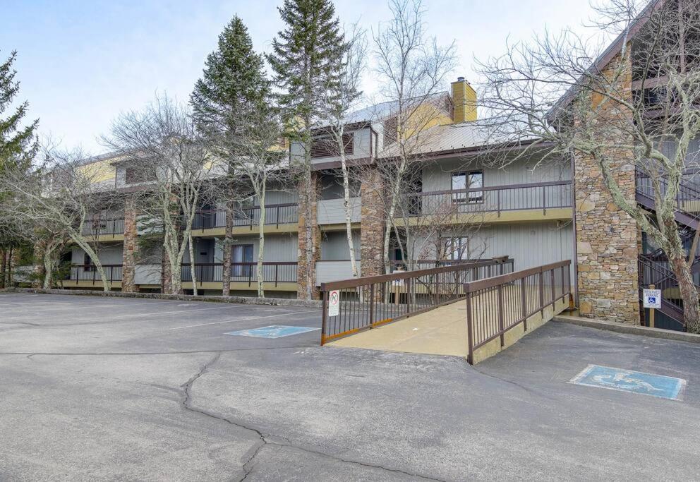 Lux Retro Getaway W/ Ober & Smoky Mtn Views! Villa Gatlinburg Kültér fotó